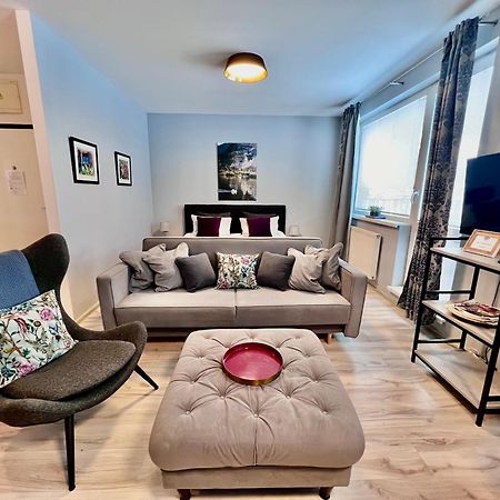 Bl - The Executive Suite, Boru - 24Hr Self Check-In, Free Private Parking, Balcony With Mountain View, 5 Minute Walk To City Center Banska Bystrica Bagian luar foto