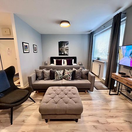 Bl - The Executive Suite, Boru - 24Hr Self Check-In, Free Private Parking, Balcony With Mountain View, 5 Minute Walk To City Center Banska Bystrica Bagian luar foto